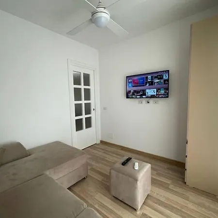 P&l Seaside Luxurious Golem (Tirana)