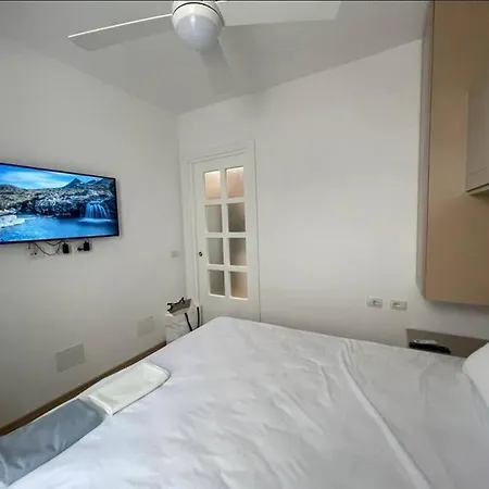 P&l Seaside Luxurious Apartment Golem (Tirana)